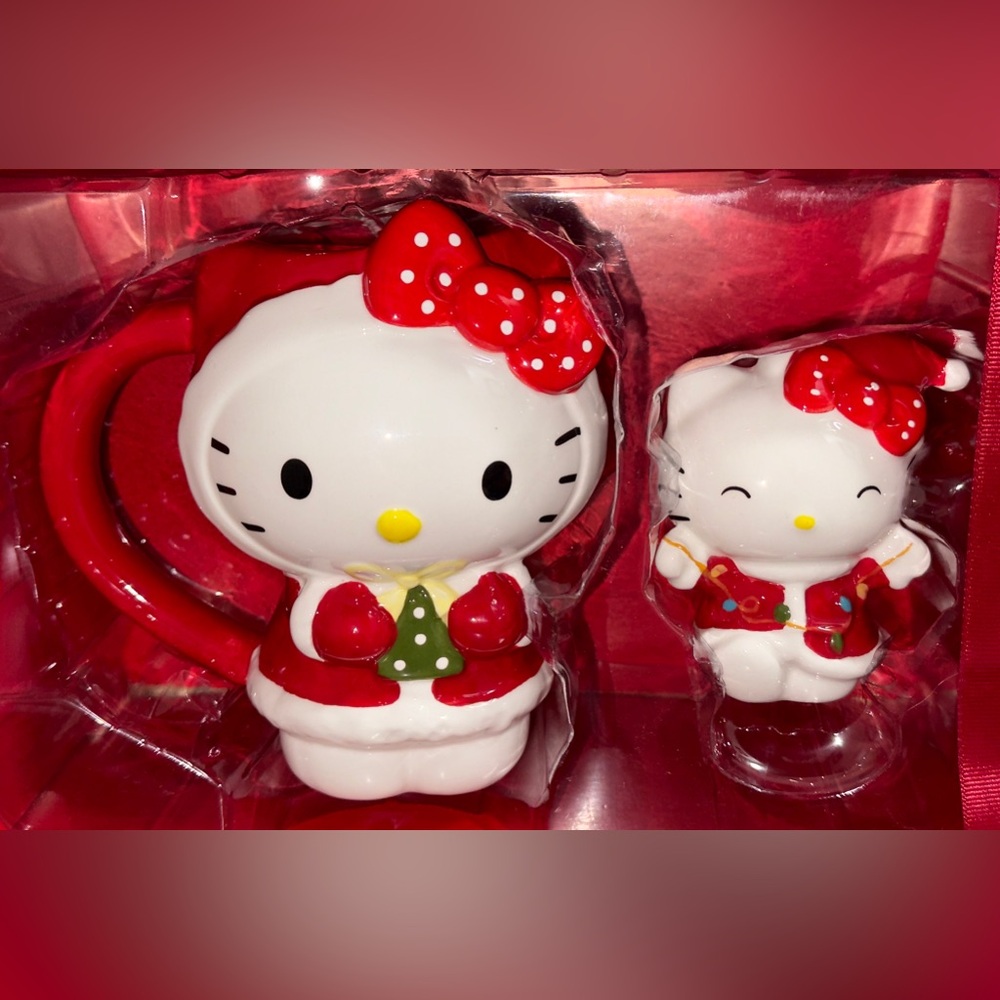 SUPER CUTE 🥰 HAND CRAFTED CHRISTMAS HELLO KITTY MUG AND FIGURINE GIFT SET - NEW